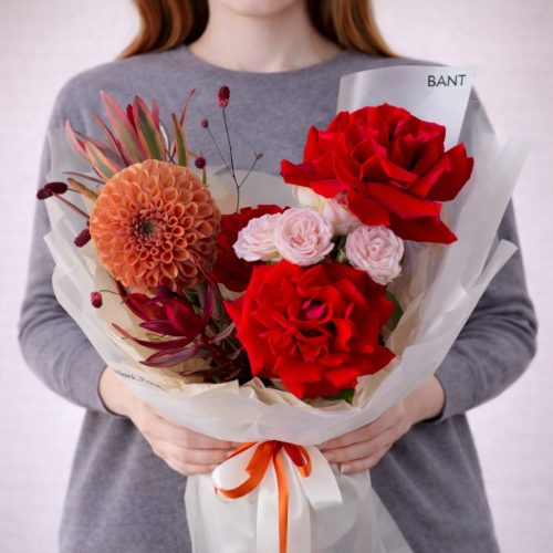 Авторский букет «Карминовый акцент»